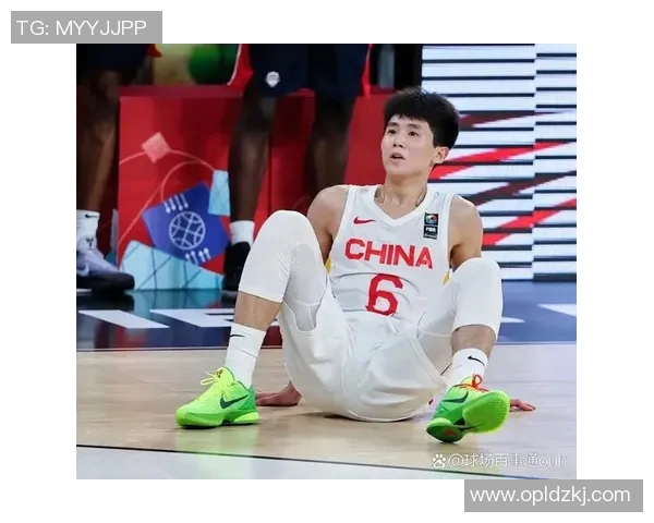 中国男篮挑战美国梦八队的精彩对决引发全球篮球迷热议与期待 中国男篮挑战美国梦八队的精彩对决引发全球篮球迷热议与期待