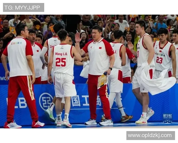 中国男篮迎战立陶宛队全力争胜展现实力与团队精神 中国男篮迎战立陶宛队全力争胜展现实力与团队精神